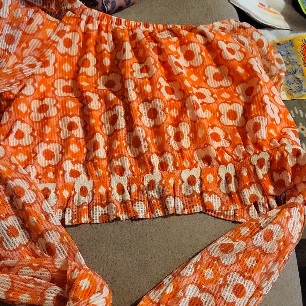 Crop top with flowers orange & white